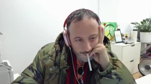 Snapshot of nassobout chatting on 01/24/25, 10:30 nassobout online show from 01/24/25, 10:30