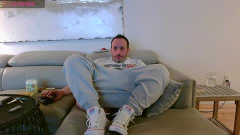 Snapshot of nassobout chatting on 01/30/25, 02:38 nassobout online show from 01/30/25, 02:38