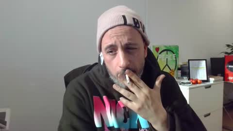 Snapshot of nassobout chatting on 02/19/25, 07:59 nassobout online show from 02/19/25, 07:59