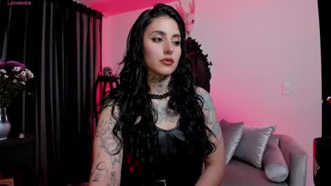 Snapshot of nasty_alice1 chatting on 11/21/25, 08:24 Goddess Alice online show from 11/21/25, 08:24