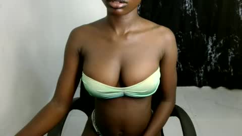 Mila online show from 03/25/26, 12:49