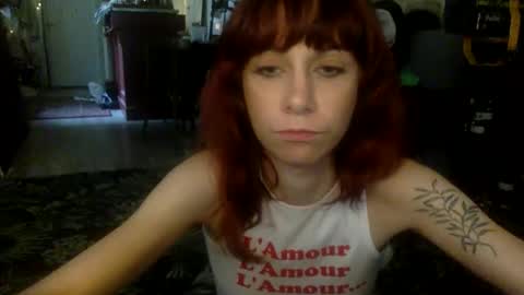 Snapshot of nastyloveparis chatting on 10/28/25, 02:31 nastyloveparis online show from 10/28/25, 02:31