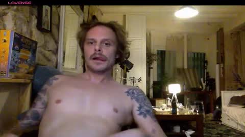 Snapshot of nastyloveparis chatting on 11/08/25, 10:08 nastyloveparis online show from 11/08/25, 10:08