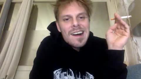 Snapshot of nastyloveparis chatting on 12/13/25, 10:59 nastyloveparis online show from 12/13/25, 10:59