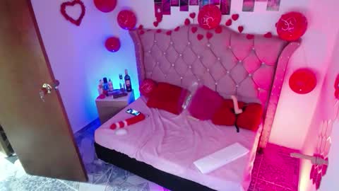 nat_evans8 online show from 02/15/26, 07:51