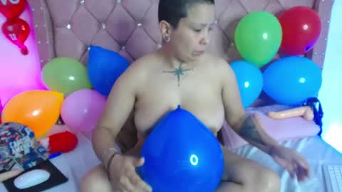 nat_evans8 online show from 03/31/26, 11:21