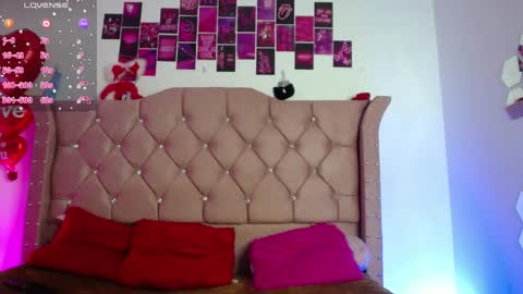 nat_evans8 online show from 05/21/26, 03:02