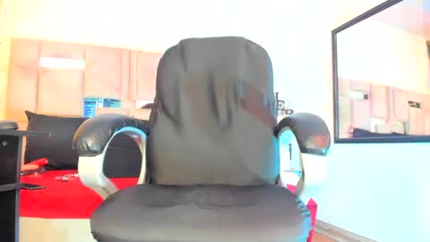 Snapshot of natacha_black00 chatting on 02/20/25, 11:21 Natacha black online show from 02/20/25, 11:21