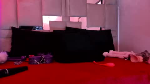 Snapshot of natacha_black00 chatting on 02/23/25, 04:17 Natacha black online show from 02/23/25, 04:17