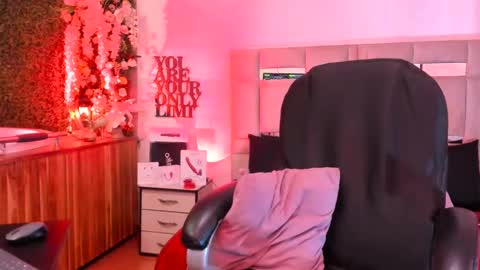 Snapshot of natacha_black00 chatting on 02/25/25, 02:58 Natacha black online show from 02/25/25, 02:58