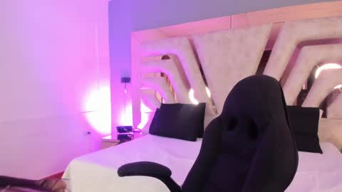 Natacha  online show from 04/22/26, 11:23