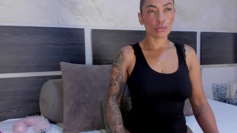 Snapshot of natalia_cruzz chatting on 06/05/26, 08:03 Nata online show from 06/05/26, 08:03