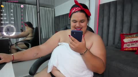 Snapshot of natalia_curvy1 chatting on 12/10/24, 03:01 Nathalia online show from 12/10/24, 03:01