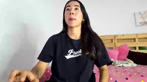 Snapshot of nataliaa05 chatting on 10/05/25, 08:07 Nati online show from 10/05/25, 08:07