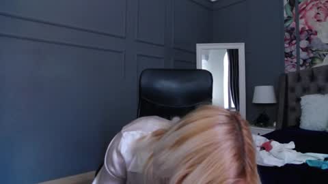 Natalie online show from 01/15/25, 12:04