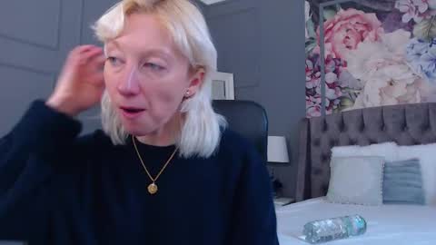 Snapshot of natalie_bitton chatting on 02/11/26, 08:08 Natalie online show from 02/11/26, 08:08