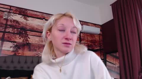 Snapshot of natalie_bitton chatting on 02/16/26, 07:04 Natalie online show from 02/16/26, 07:04