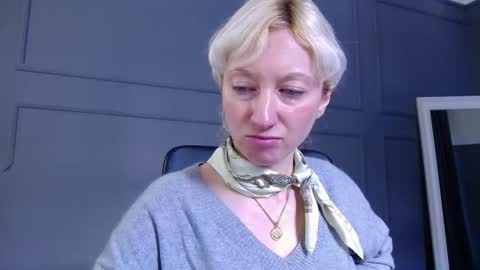 Snapshot of natalie_bitton chatting on 02/20/26, 06:26 Natalie online show from 02/20/26, 06:26