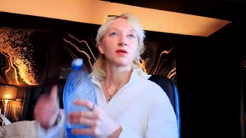 Natalie online show from 05/25/26, 05:02