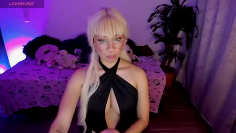 MissNatis online show from 04/17/26, 02:03
