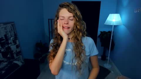 Natalie online show from 10/31/25, 05:08