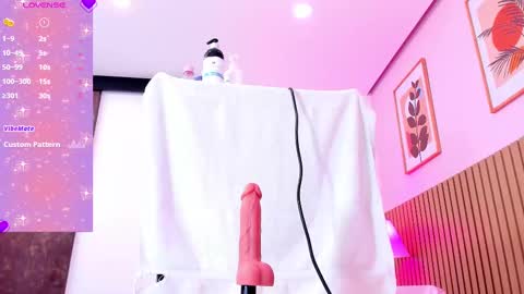 Snapshot of nataly_thierry chatting on 11/18/25, 11:14 Nataly online show from 11/18/25, 11:14