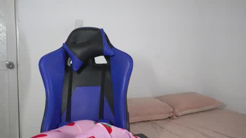 Naty online show from 12/21/25, 01:57