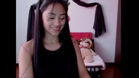 Nataly Escobar online show from 03/10/25, 03:52