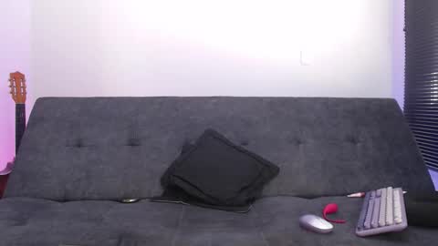   online show from 11/23/25, 03:12