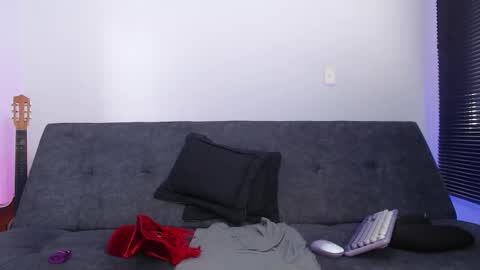   online show from 01/12/26, 07:41