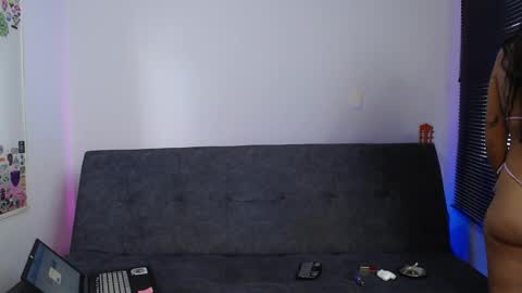 Snapshot of natalygreww chatting on 05/17/26, 07:54 online show from 05/17/26, 07:54