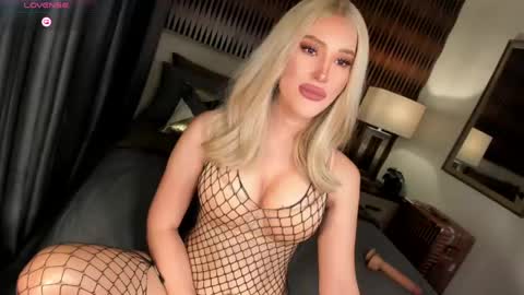 Natasha online show from 05/14/26, 03:35