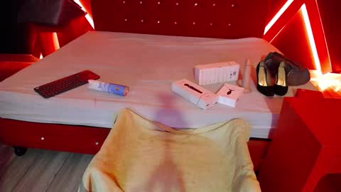 Natasha online show from 09/25/25, 10:13