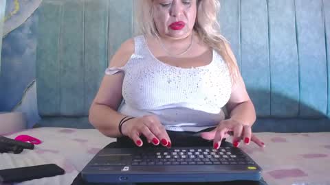 Natasha online show from 05/03/26, 11:22