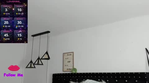 Snapshot of natasha__logan chatting on 02/02/25, 04:05 Natasha online show from 02/02/25, 04:05