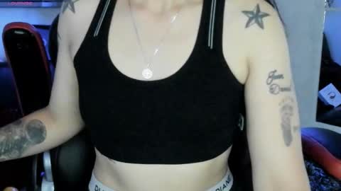 Snapshot of natasha__logan chatting on 11/23/25, 04:12 Natasha online show from 11/23/25, 04:12