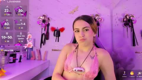 Snapshot of natasha_adams___ chatting on 06/04/26, 10:05 NATASHA online show from 06/04/26, 10:05