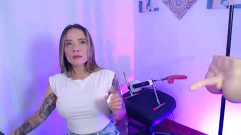 Snapshot of natasha_cam222 chatting on 11/28/25, 02:58 Natasha online show from 11/28/25, 02:58