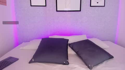  Natasha  online show from 11/18/25, 11:03