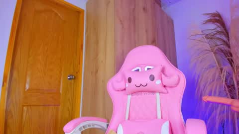 Snapshot of natasha_hartaman chatting on 12/03/24, 11:02 online show from 12/03/24, 11:02