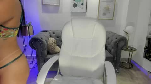 natasha kiim online show from 04/13/26, 12:38