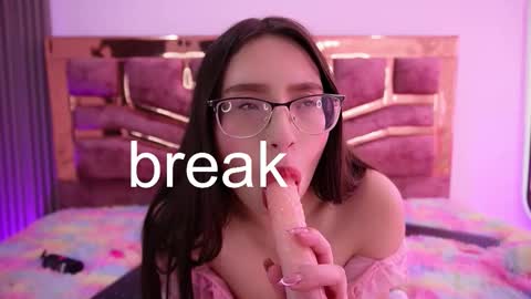 Natasha Vesper  online show from 11/21/25, 12:59