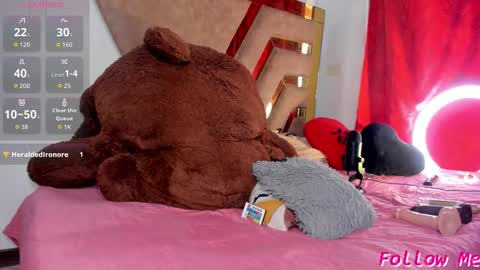 Snapshot of natashamendoza23 chatting on 11/06/25, 08:43 Natasha online show from 11/06/25, 08:43