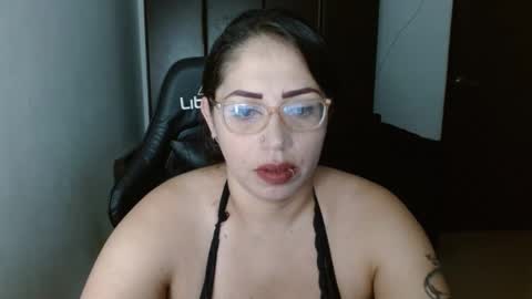 Snapshot of natashasmithe chatting on 02/13/25, 12:32 Natasha Smithe online show from 02/13/25, 12:32