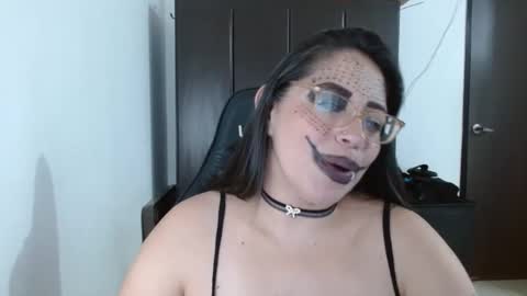 Snapshot of natashasmithe chatting on 02/20/25, 02:18 Natasha Smithe online show from 02/20/25, 02:18