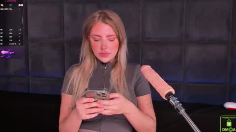 Snapshot of natehalll chatting on 11/28/25, 10:40 NATE online show from 11/28/25, 10:40