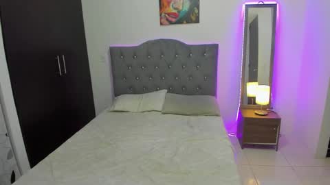 Snapshot of natha_rosse chatting on 11/30/25, 02:04 Nathalia Take surprises in our chat. 25tkns for a hot pic. Follow me. online show from 11/30/25, 02:04