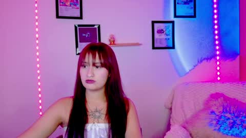 Snapshot of nathalia_ramirez_ chatting on 06/18/26, 01:39 Nathalia Ramirez online show from 06/18/26, 01:39
