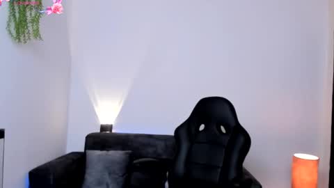 NATHALIE online show from 01/30/25, 02:49