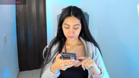 Snapshot of nathalie_rose chatting on 12/17/25, 05:02 Nathalie online show from 12/17/25, 05:02